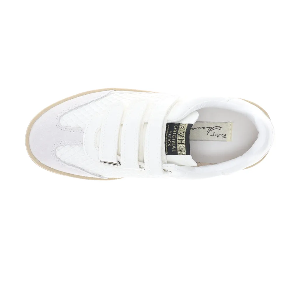 Ease Slip On Sneakers