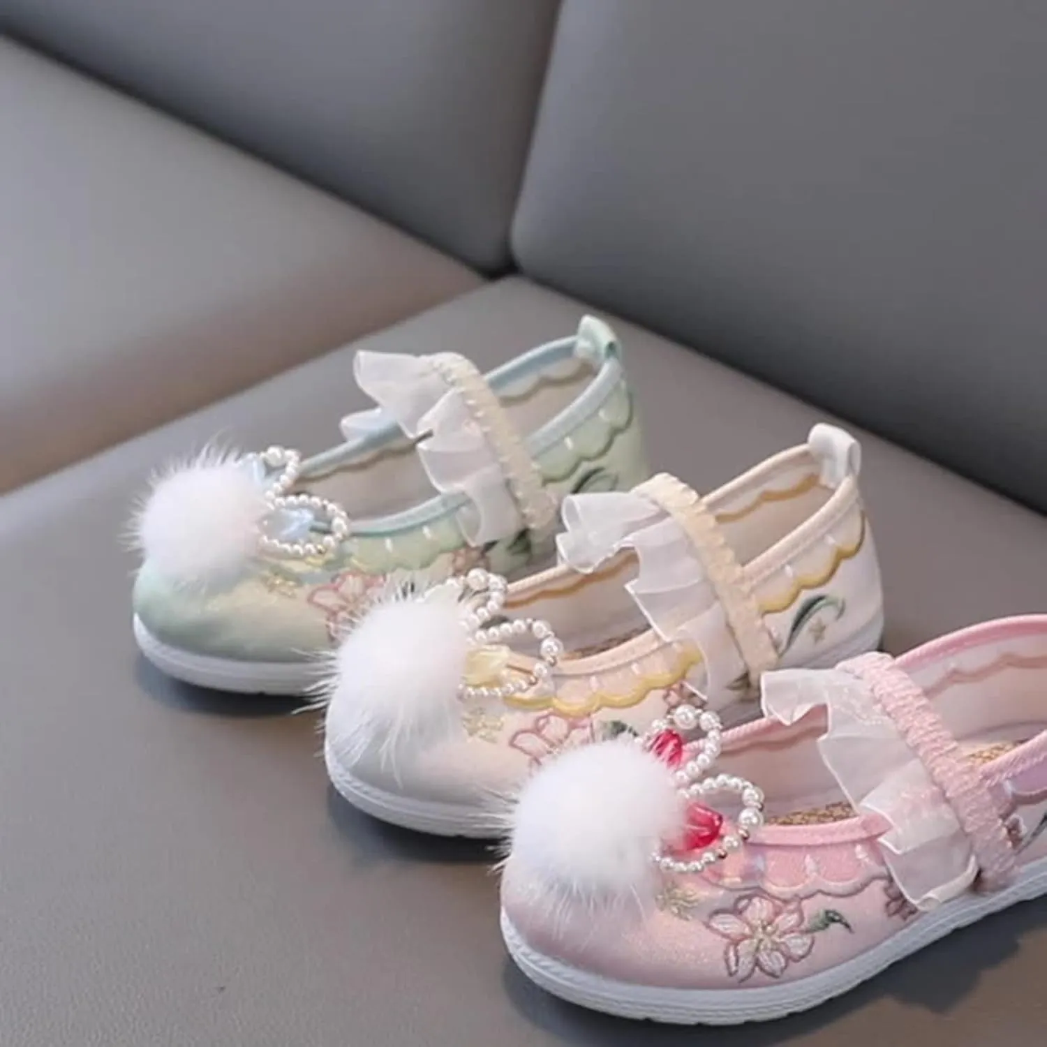 Girls Flat Bottom Bunny Embroidered Sandals Kids Chinese National Style Vintage Retro Performance Dress Shoes