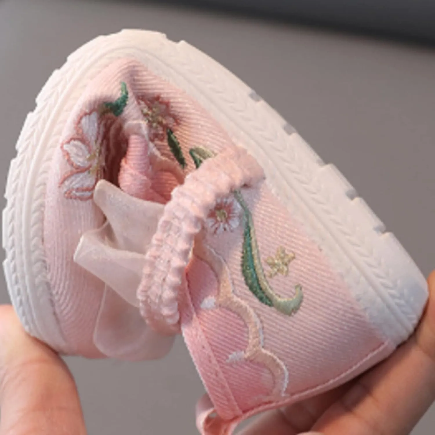 Girls Flat Bottom Bunny Embroidered Sandals Kids Chinese National Style Vintage Retro Performance Dress Shoes