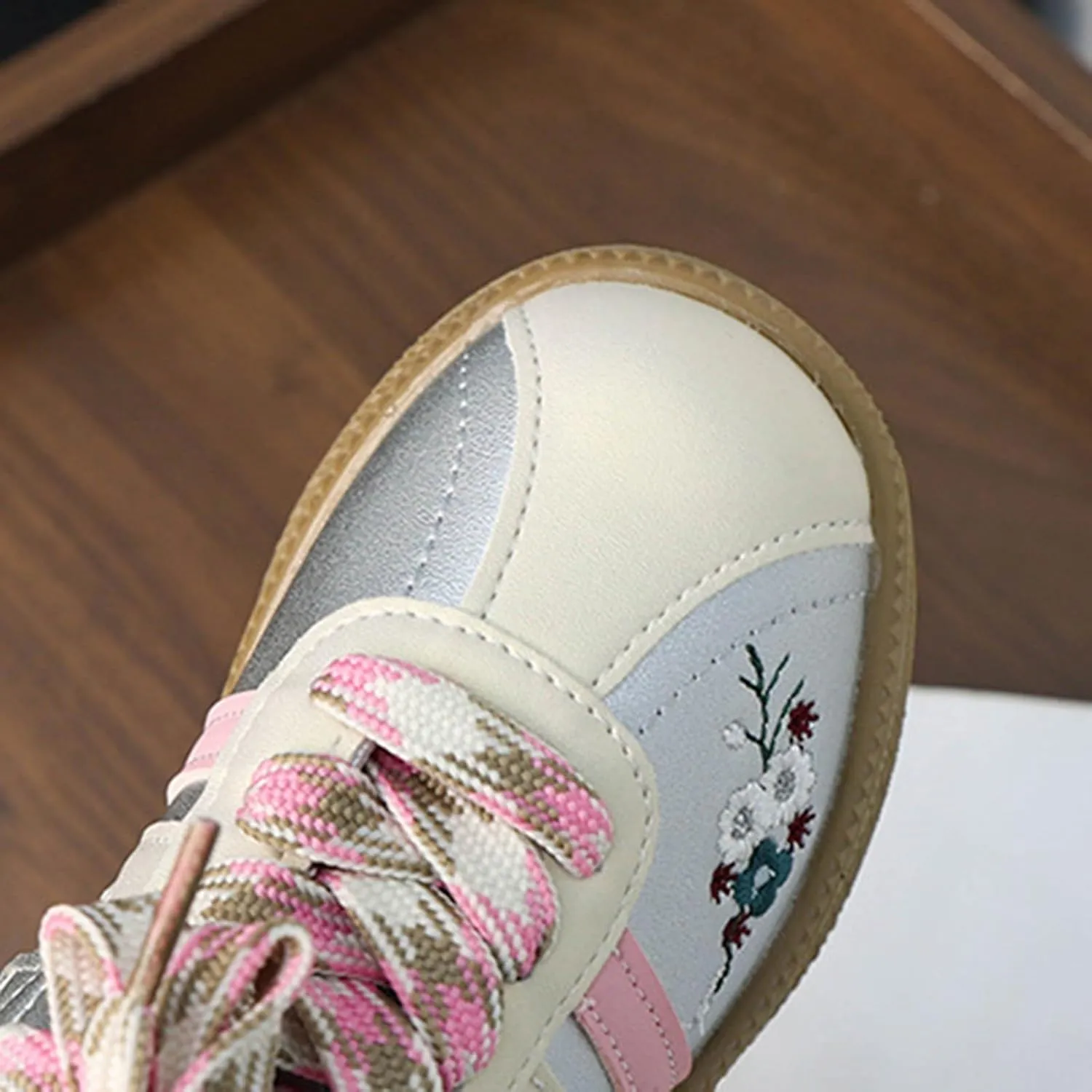 Girls Soft Flat Tennis Sneakers, Non-Slip Rubber Sole Suede Sneakers, Comfortable Low Top Slip on Shoes for Girls