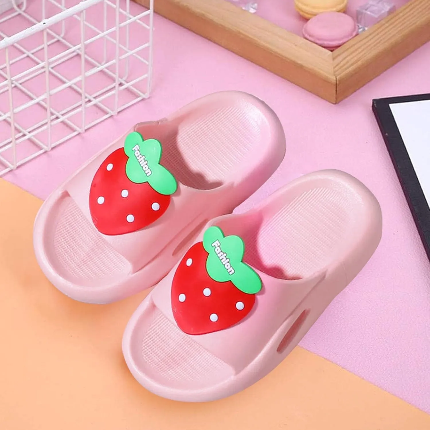 Girls Strawberry Slides Kids Beach Pool Shower Slides Anti-Slip Home Bathing Sandals Kids Cute Non Slip Slippers
