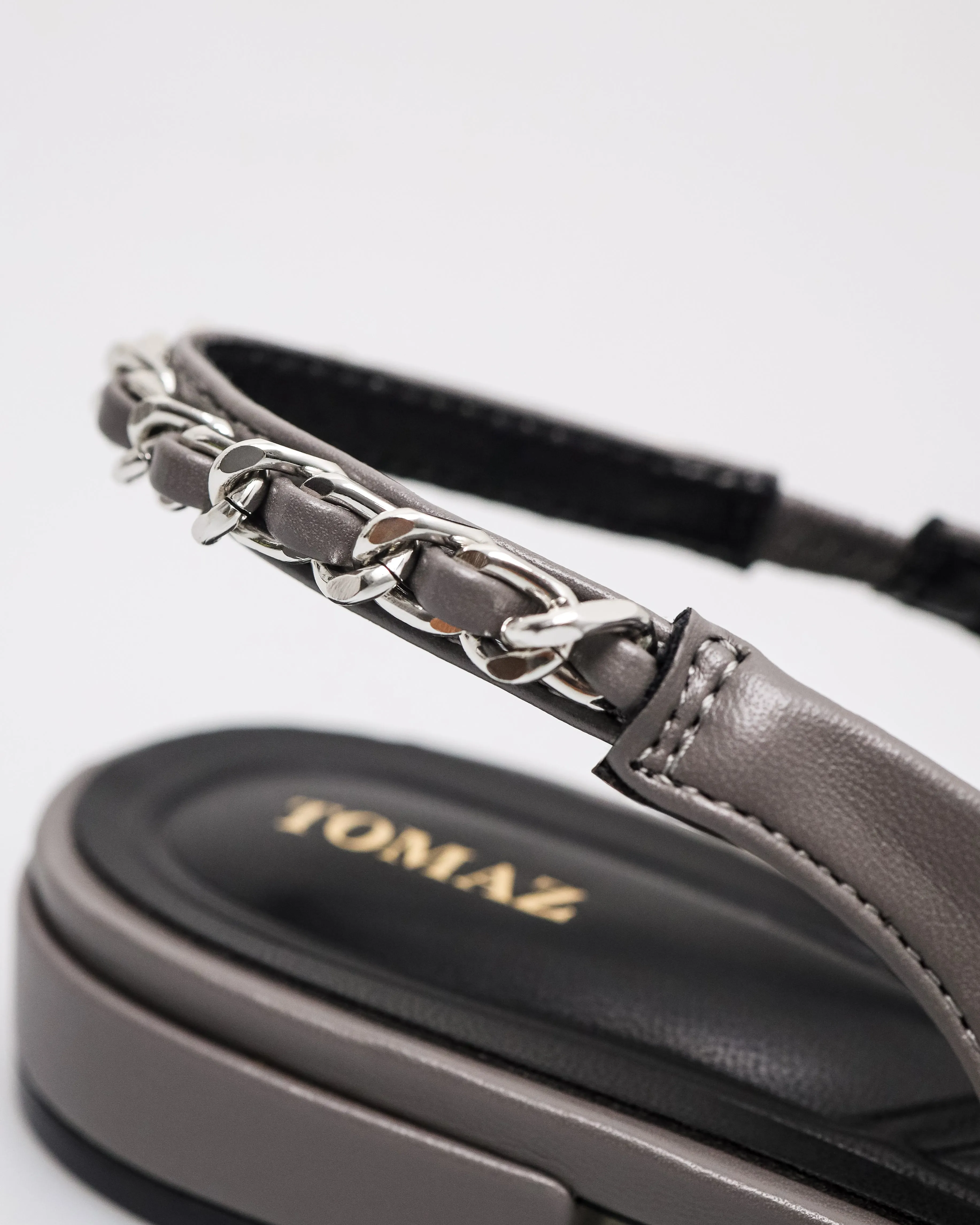 Tomaz FL098 Ladies Pointy Chained Flats