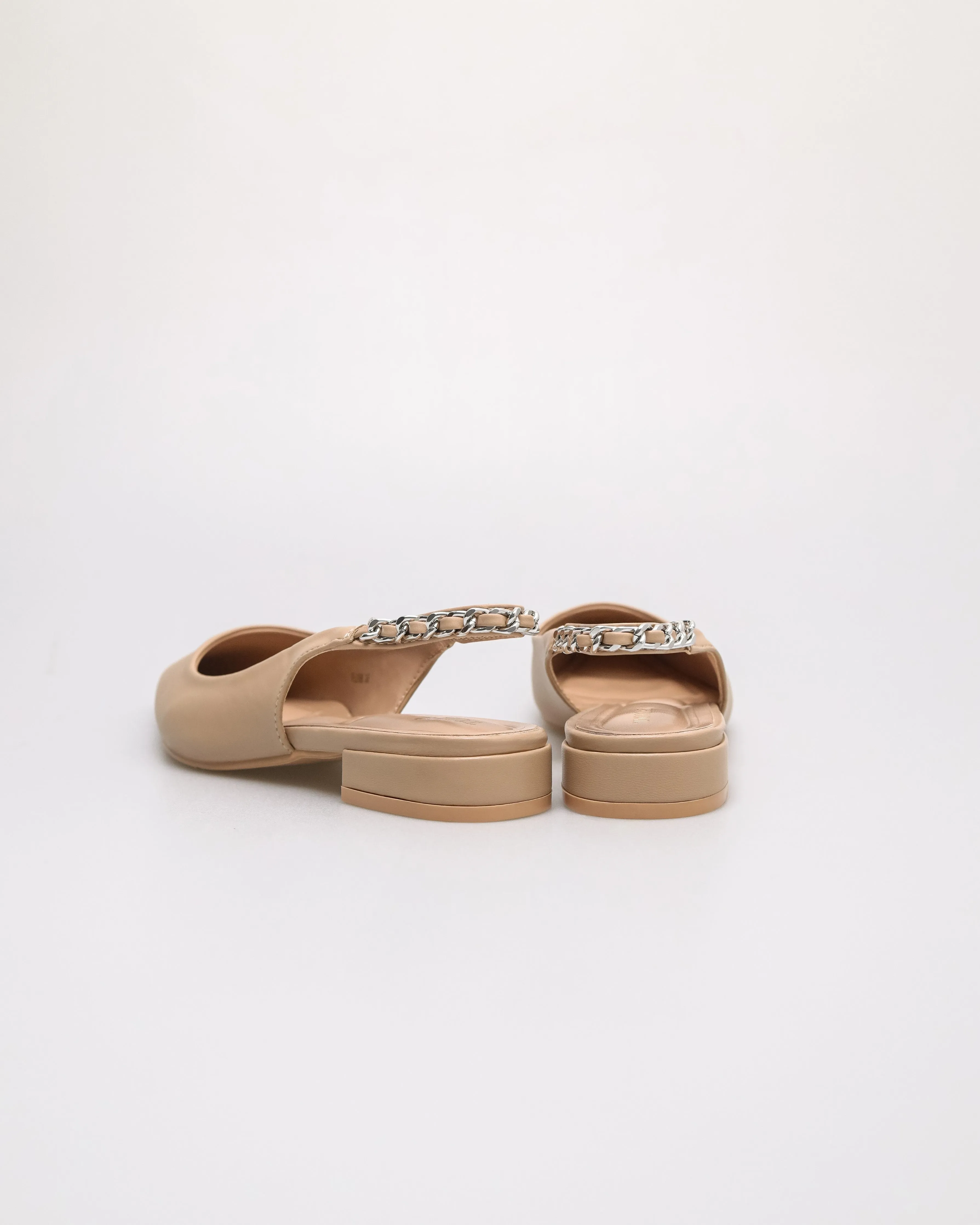 Tomaz FL098 Ladies Pointy Chained Flats