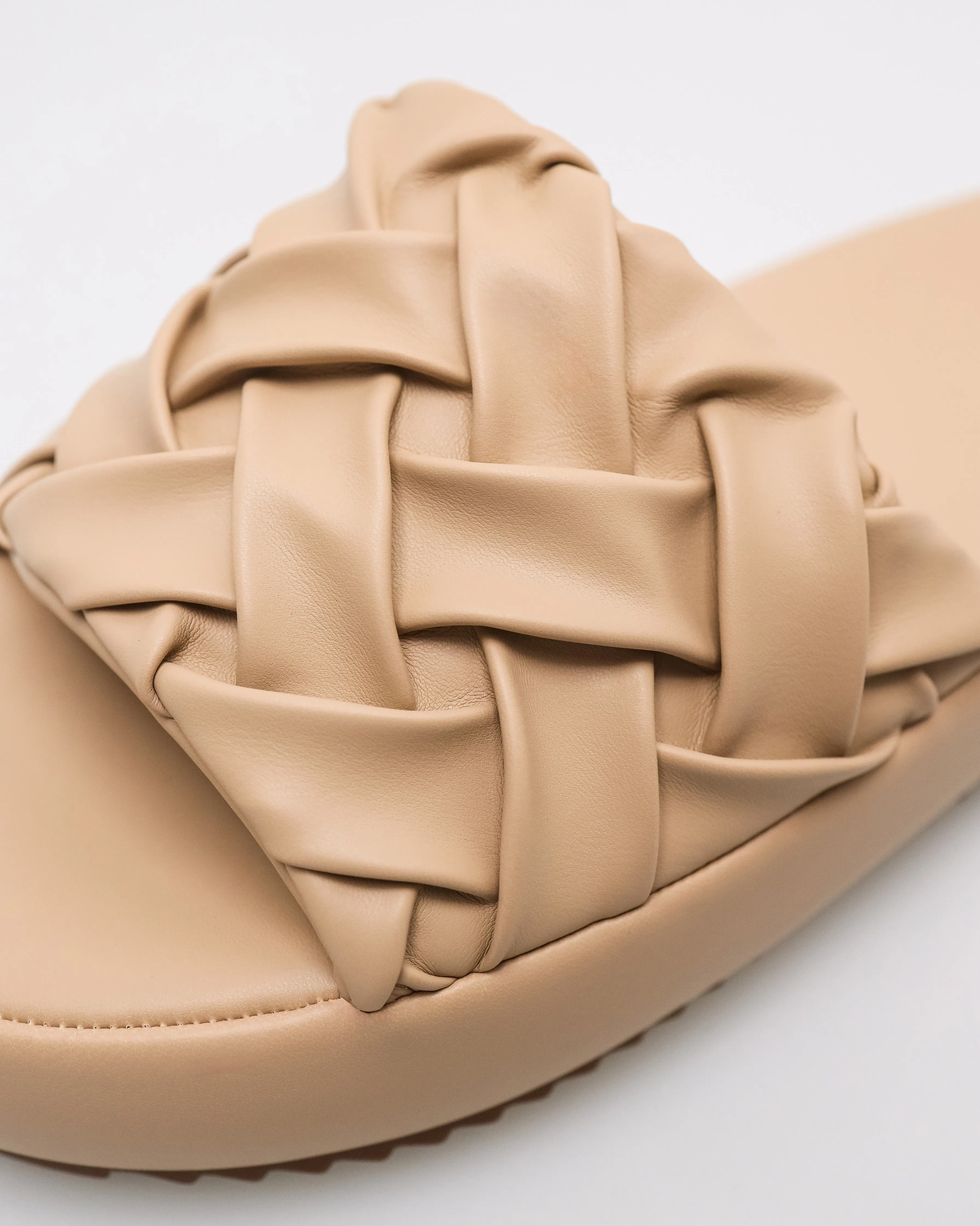 Tomaz NN450 Ladies Woven Flats