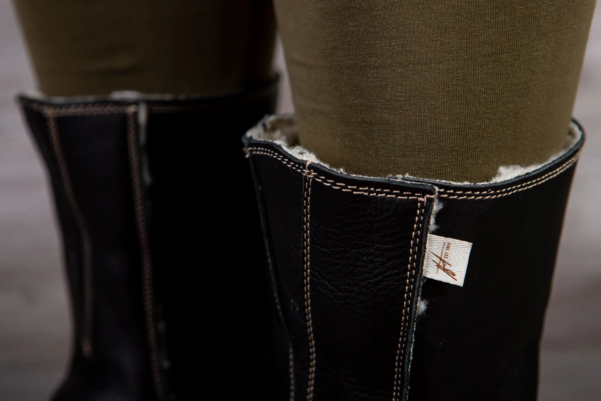 V-Cut Stella - Black