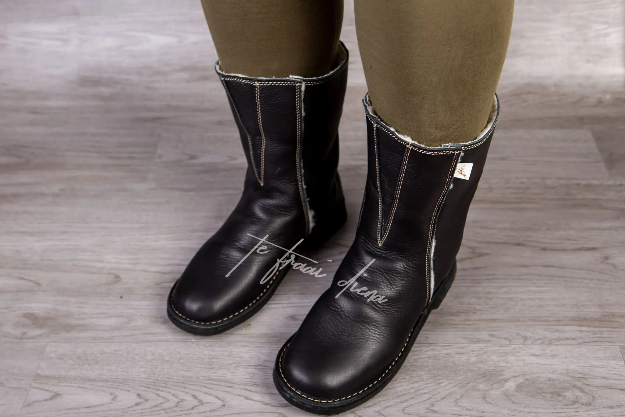 V-Cut Stella - Black