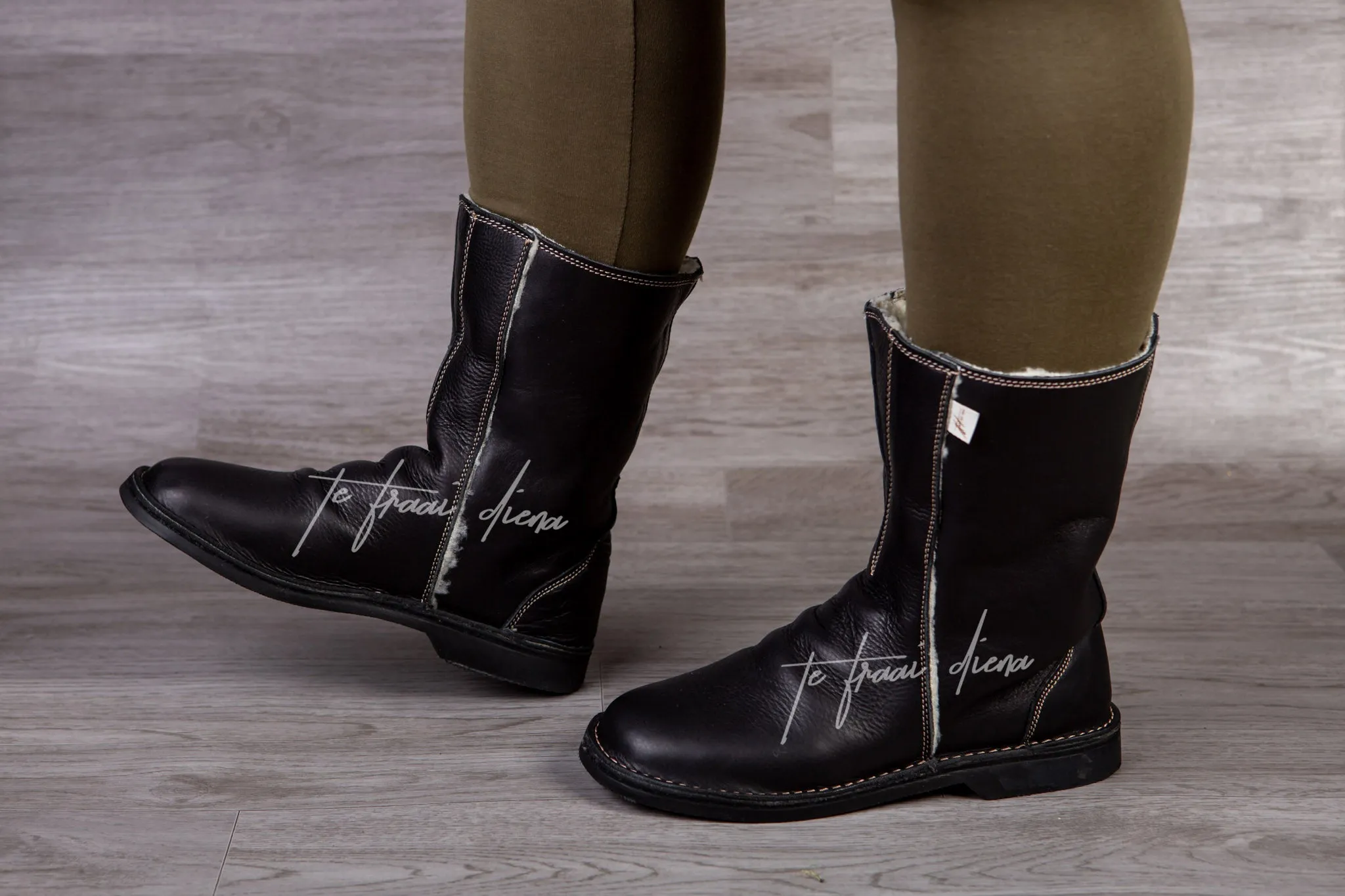V-Cut Stella - Black