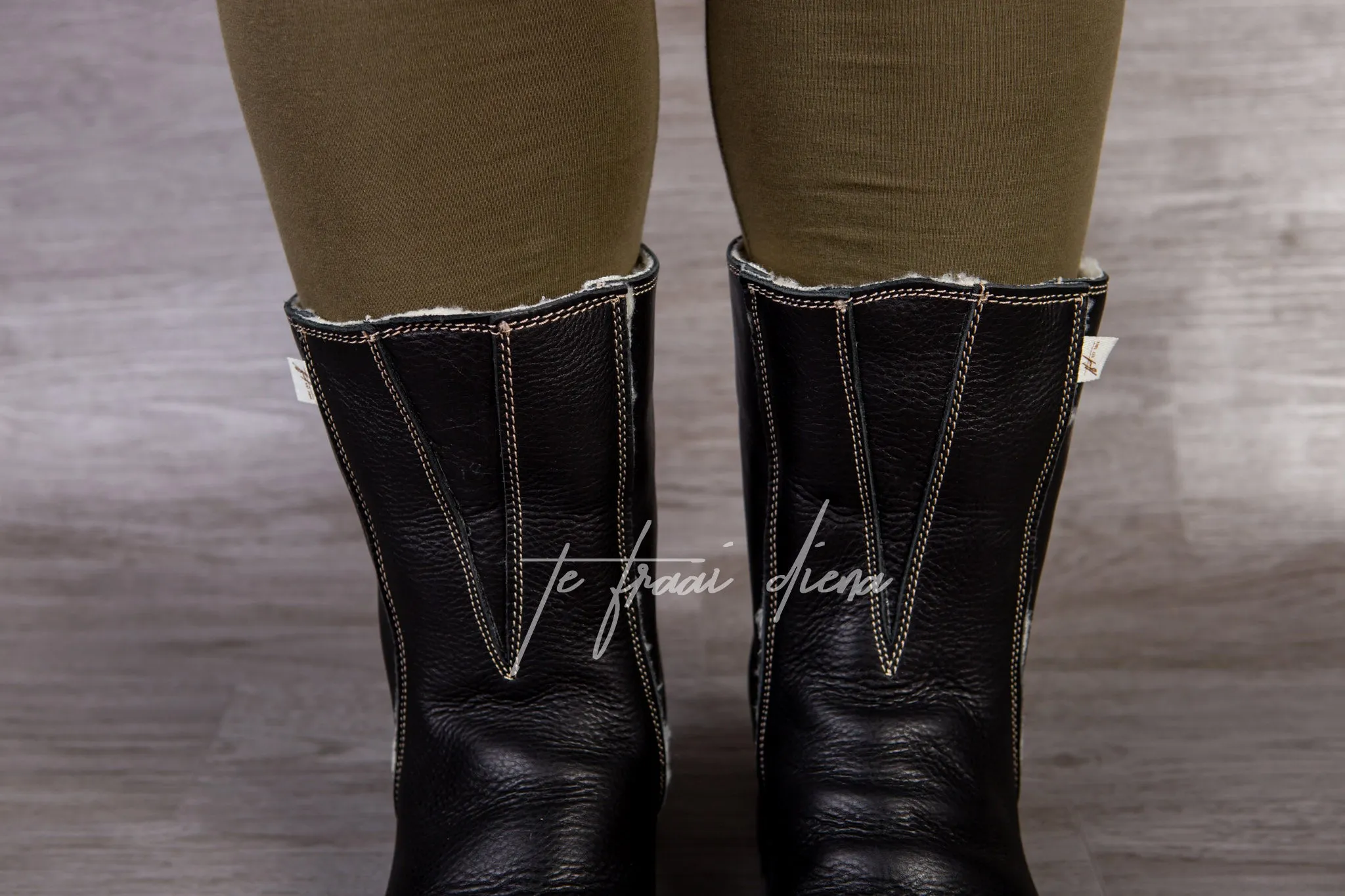 V-Cut Stella - Black