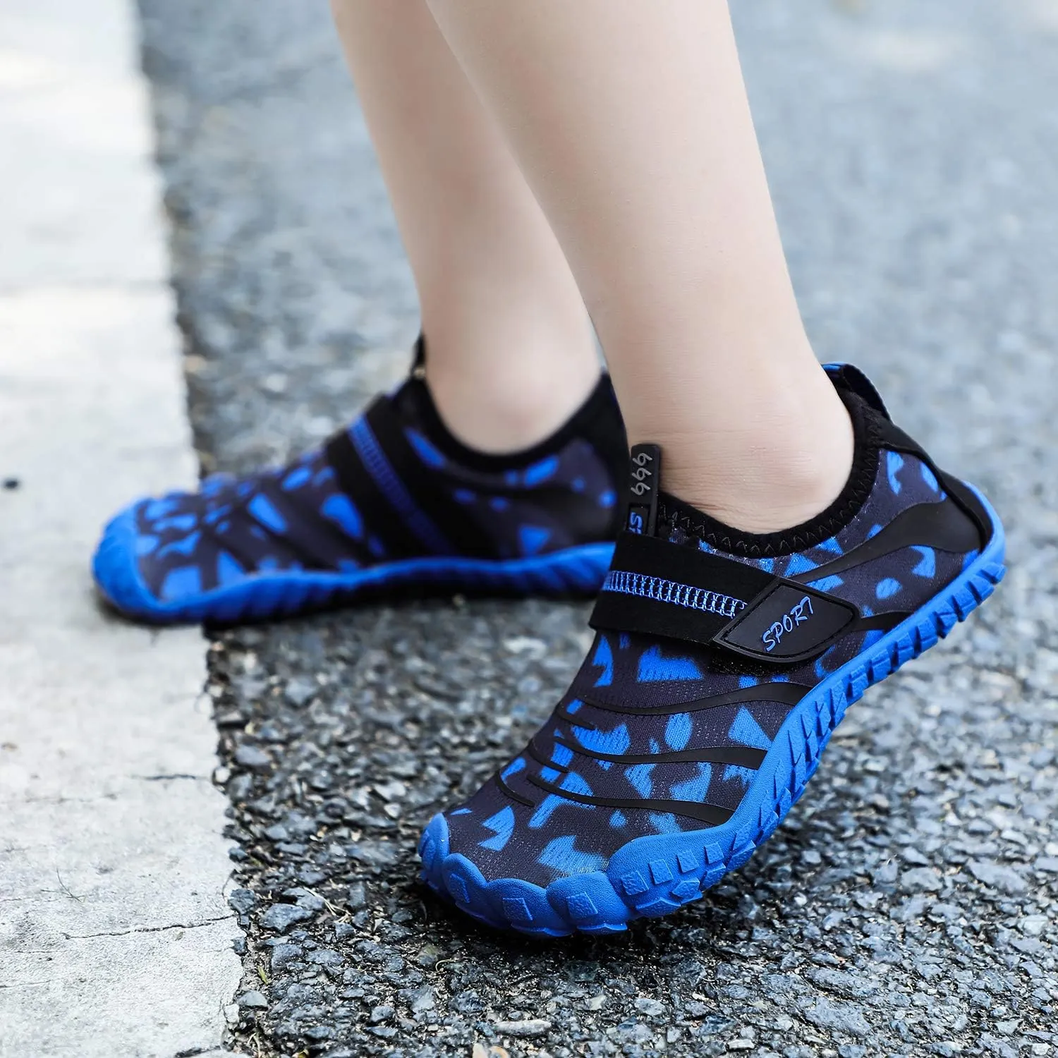 Water Shoes Quick Dry Kids Boys Girls Sports Aqua Shoes Womens Swimming Shoes Barefoot Shoes for Beach Diving Snorkeling Surfing